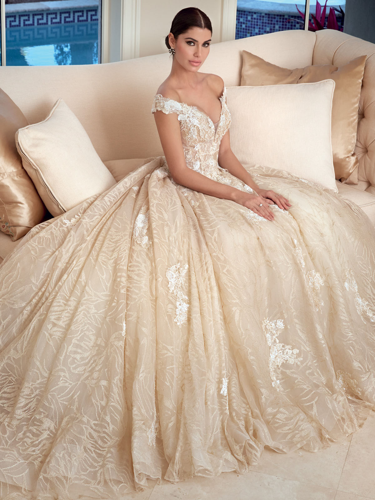 Magnífico Vestido de Noiva, Vestido Feminino Noiva-Moderna Nunca Usado  37014551